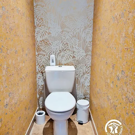 Chateau De La Roche, 11-12 Personnes בית נופש