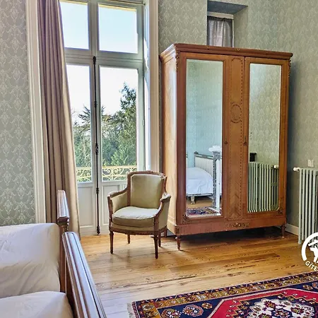 Chateau De La Roche, 11-12 Personnes בית נופש