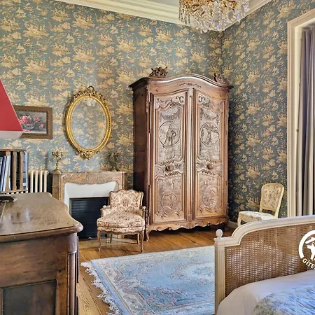 Chateau De La Roche, 11-12 Personnes בית נופש