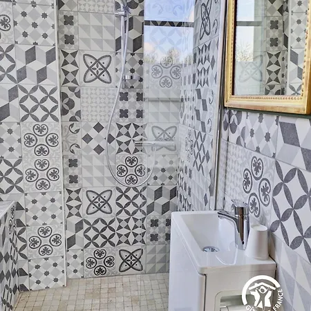 Chateau De La Roche, 11-12 Personnes בית נופש