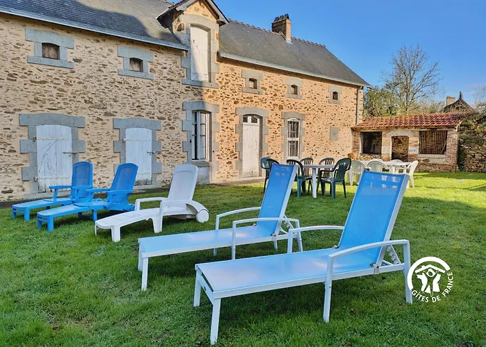 Semesterbostad Chateau De La Roche, 11-12 Personnes Ahuillé