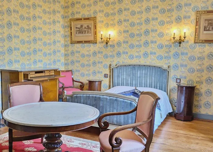 Chateau De La Roche, 11-12 Personnes Ahuillé