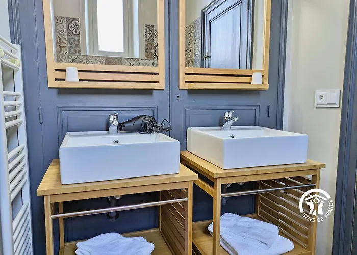 Chateau De La Roche, 11-12 Personnes Semesterbostad Ahuillé