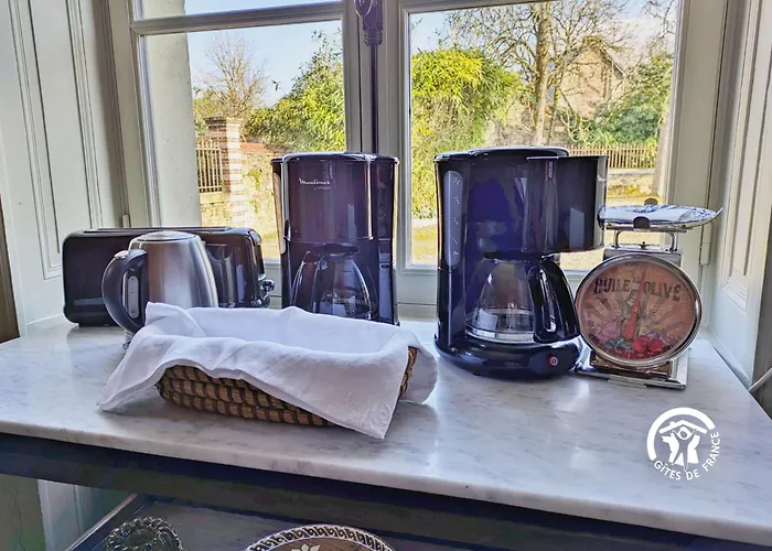 Chateau De La Roche, 11-12 Personnes * Ahuillé