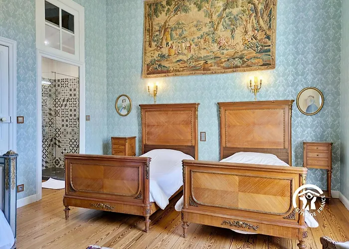 Chateau De La Roche, 11-12 Personnes