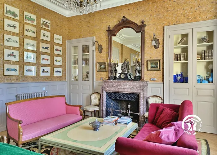 Chateau De La Roche, 11-12 Personnes * Ahuillé